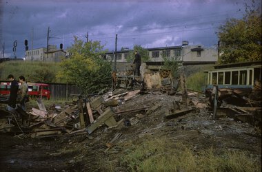 0234  Vognrester av Hawa ved Vålerenga vognhall 1967