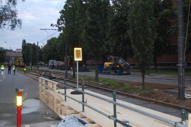 Adamstuen, midlertidig plattform