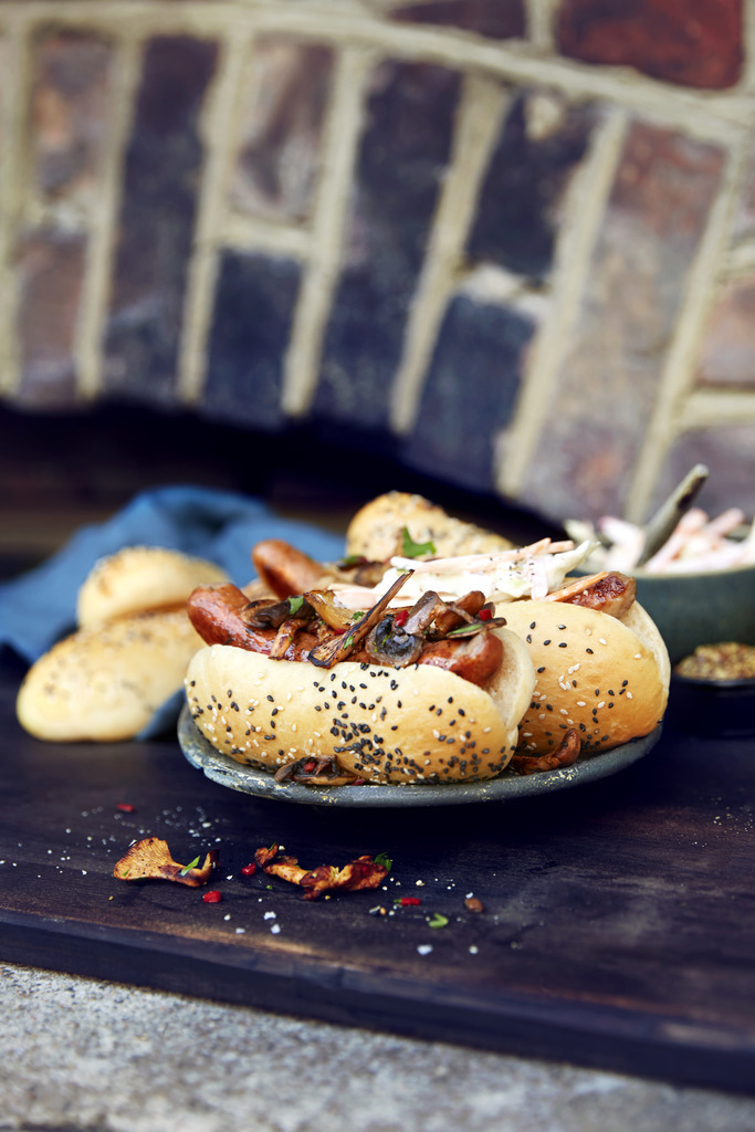 Pølsebrød med sesamfrø