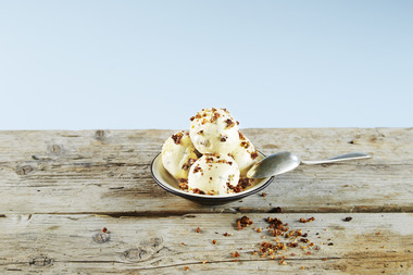 Iskrem med rugbrødsmuler enkel