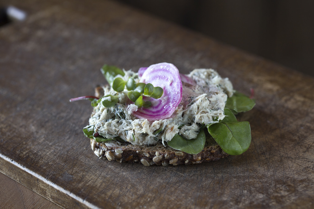 Brødskive med makrellrøre