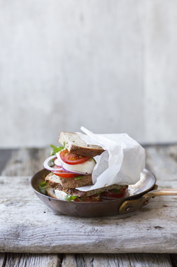 dobbeldekker_pesto_mozzarella_tomat_høyde_2