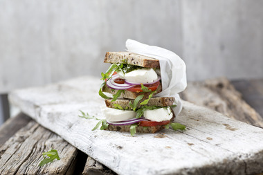 dobbeldekker_pesto_mozzarella_tomat_bredde