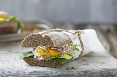 Grov_baguette_tunfisksalat_bredde_3