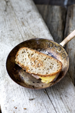 toast_ost_skinke_sennep_høyde_1