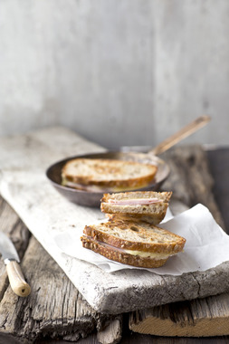 toast_ost_skinke_sennep_høyde_2