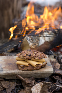 Müslirundstykke_brunost_bål_høyde