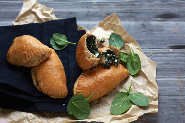 Piroger med fetaost og spinat