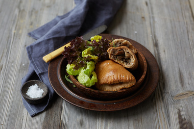 Piroger med kjøtt, løk og sopp