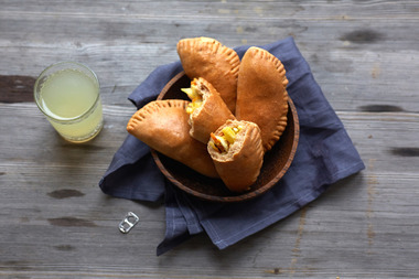 Piroger med kål, gulrot og egg