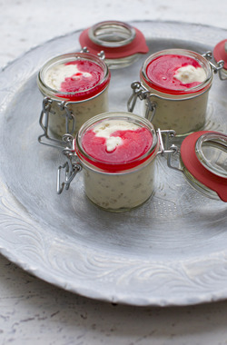 Byggrynskrem med rød saus 2