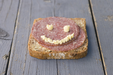 Salamiskive med majones