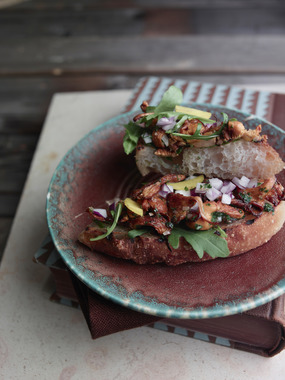 Soppsmørbrød på grillet focaccia