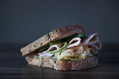 Sandnes Ulf-blings med svinestek og surkål