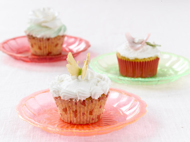 Muffins med sommerfuglpynt