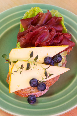 Smørbrød med ridderost og fenalår