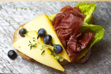 Smørbrød med ridderost og fenalår