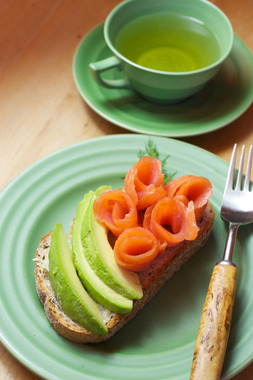 Smørbrød med røkelaks og avokado 2