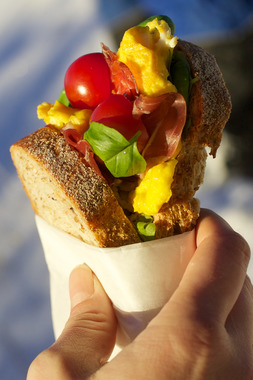 Blings med spekeskinke og eggerøre 