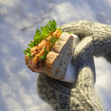 Blings med varmrøkt pepperlaks
