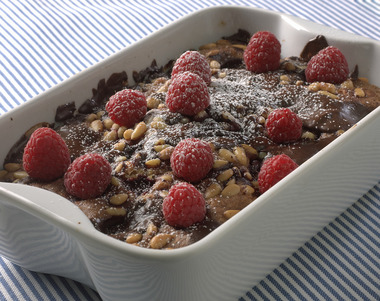 Bringebærkake med melisdryss