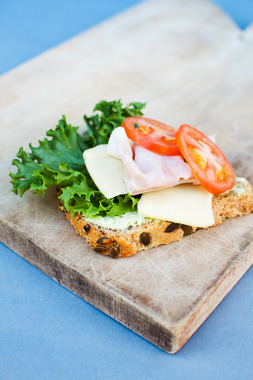 blings med ost, skinke og urteaioli