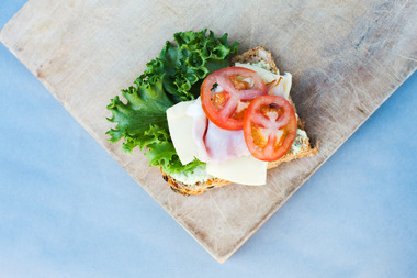 blings med ost, skinke og urteaioli