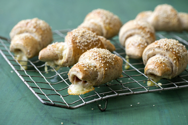 Grove horn med ost og skinke