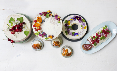 Gruppebilde av finalekakene i bløtkakekonkurransen 2017