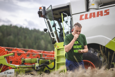 Kornets vei fra bonde til brød. Foto  Krister Sørbø  Brød   Korn