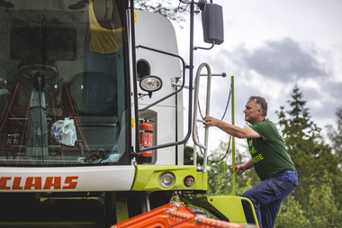 Kornets vei fra bonde til brød. Foto  Krister Sørbø  Brød   Korn