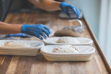 Kornets vei fra bonde til brød. Foto  Krister Sørbø  Brød   Korn