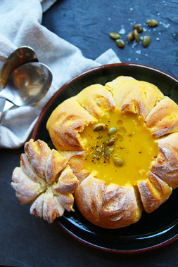 Suppeboller med gresskarsuppe