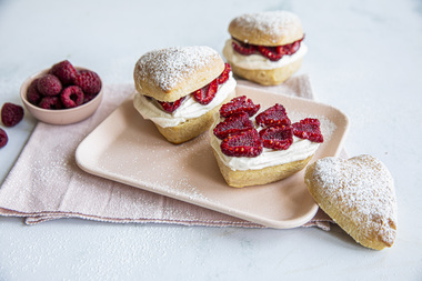 Hjerteboller med bringebærkrem til din Valentin