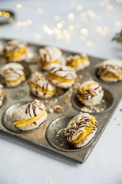 Gule bomber - hasselnøttopper