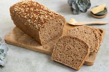 Enkelt grovt surdeigsbrød