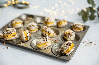 Gule bomber - hasselnøttopper