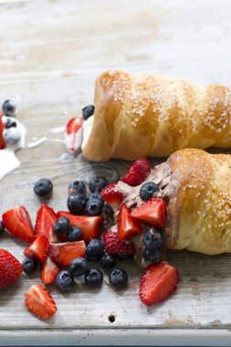 Cones med frukt, is og bær