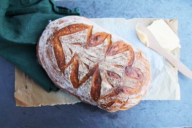 Surdeigsbrød med juletremønster