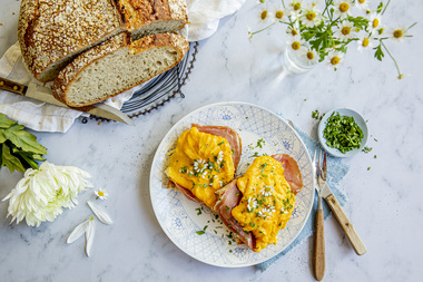 Surdeigsbrød med havre
