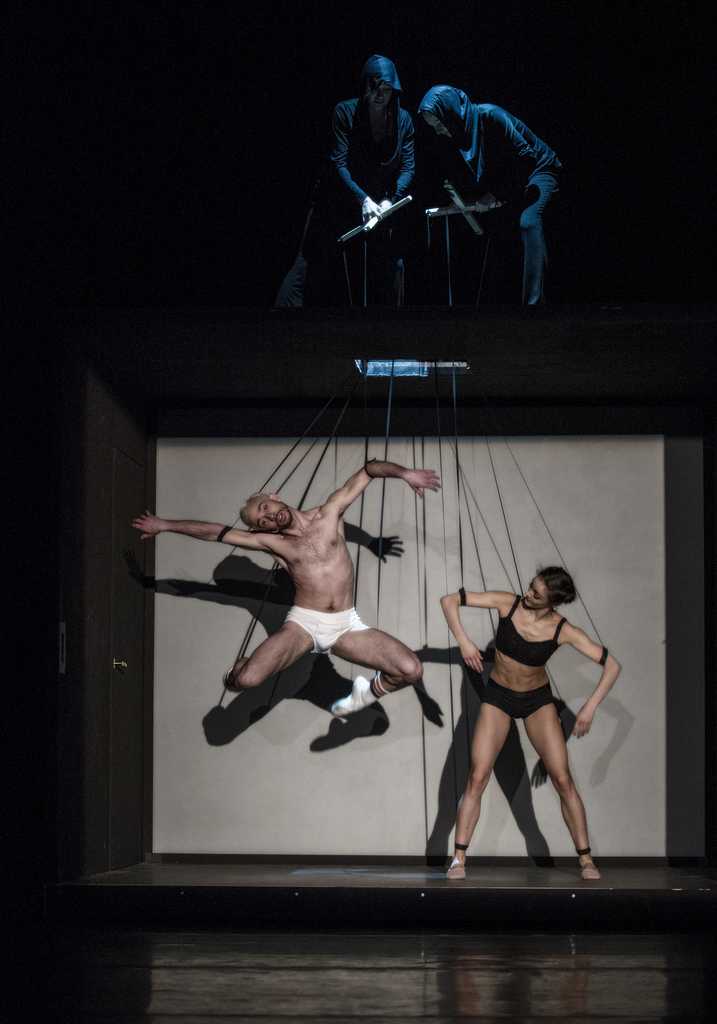 Over hodet under huden