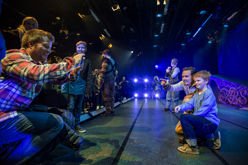 Absence: NORR - Da gudene breaket