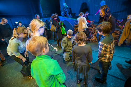 Absence: NORR - Da gudene breaket