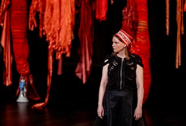 Vástádus eana – The answer is land 