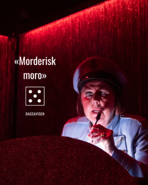 Detektimen - forestillingsfoto med kritikker