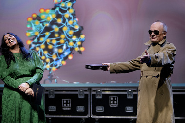 Elling med Kulturministeren Lubna Jaffery