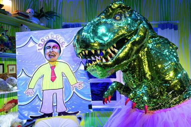 Hundrevis av barn i vill kamp