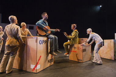 Hundre hemmeligheter