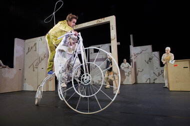 Hundre hemmeligheter