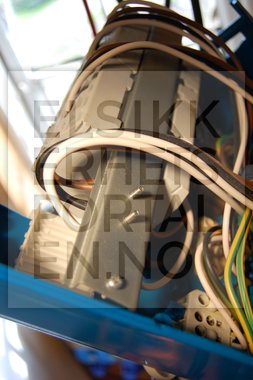 Eksponerte ledninger i sikringsskap